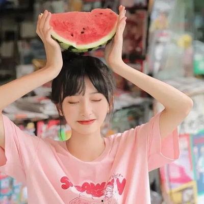 近期美女吃瓜图片,近期热门美女吃瓜瞬间大盘点